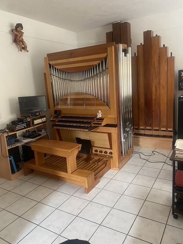 Hausorgel 6/III/P + 2 Tr. + plus Unitlade 12/III/P