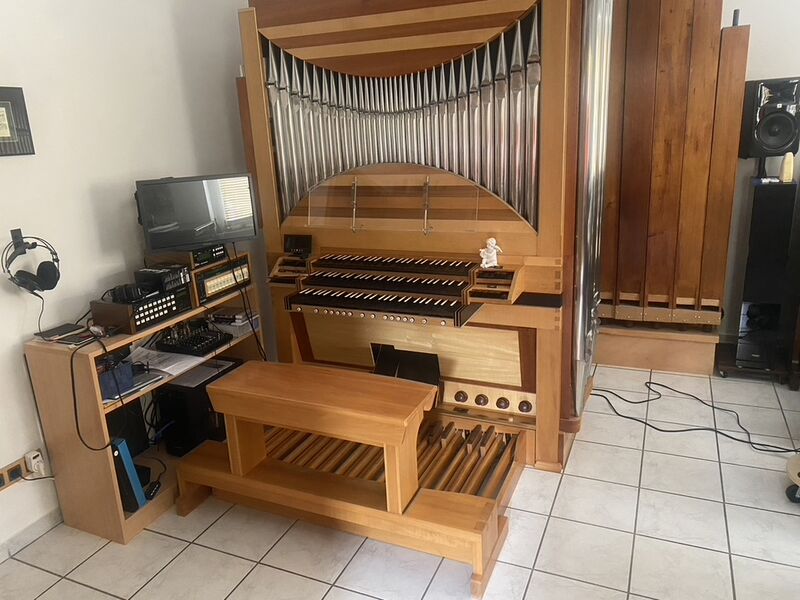 Hausorgel 6/III/P + 2 Tr. + plus Unitlade 12/III/P