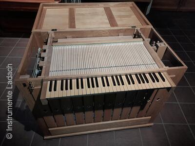 Truhenorgel 3/I