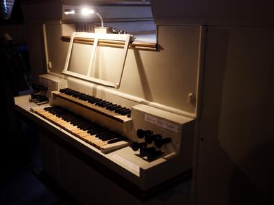 Truhenorgel 8/II