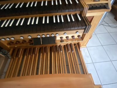 Hausorgel 6/III/P + 2 Tr. + plus Unitlade 12/III/P